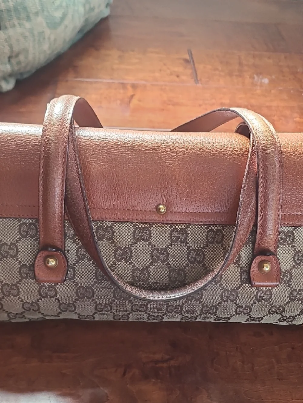 Gucci Bamboo Bullet Bag Brown/Tan GG Monogram Shoulder Bag with Gold Hardware - Picture 4 of 8
